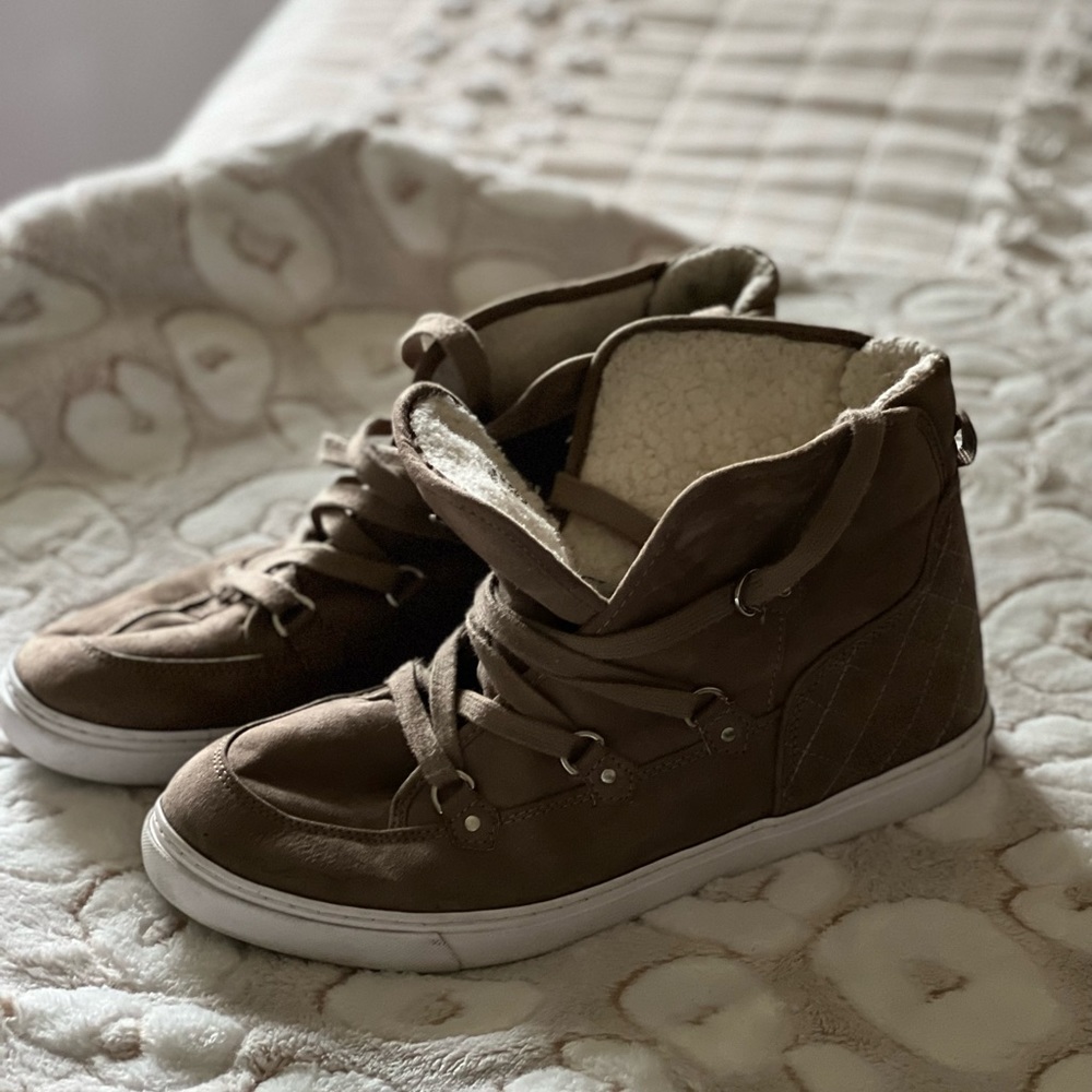 Guess* Hightops - image 1